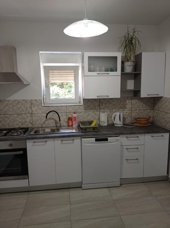 Apartman Vesna Pag Appartement Pag Town Buitenkant foto