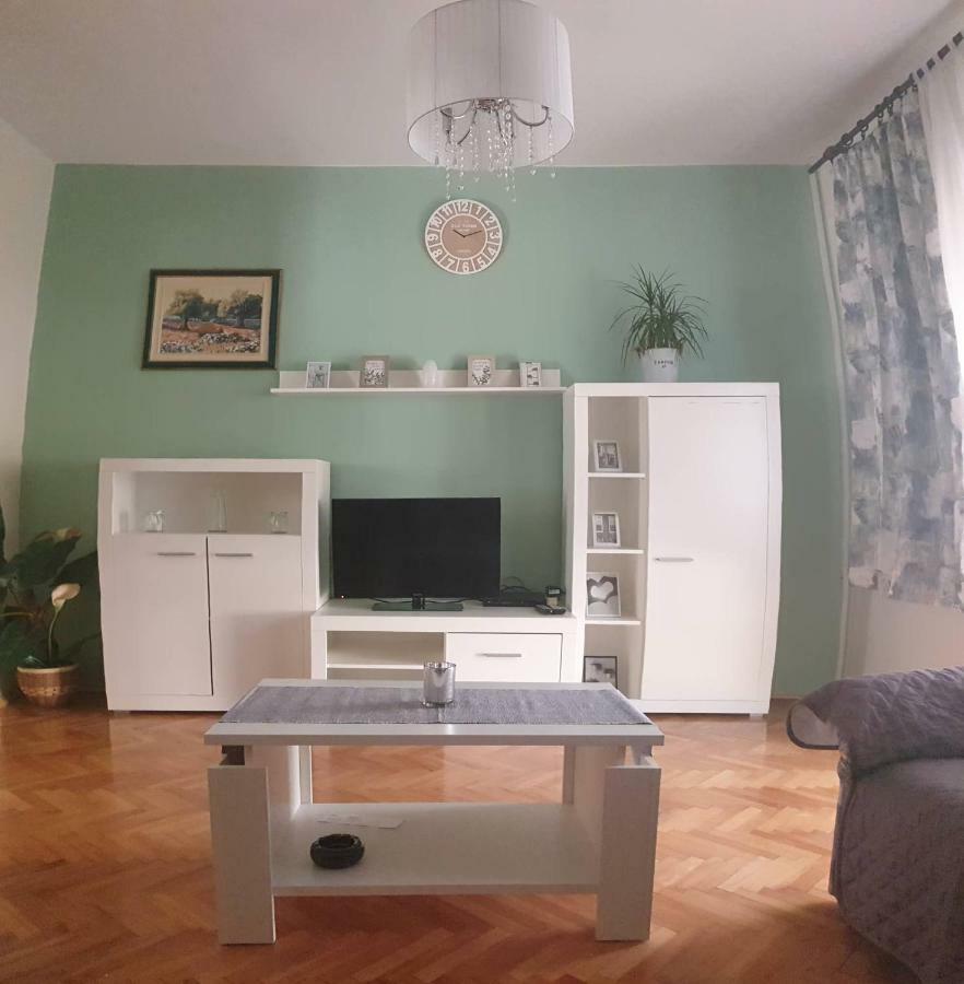 Apartman Vesna Pag Appartement Pag Town Buitenkant foto